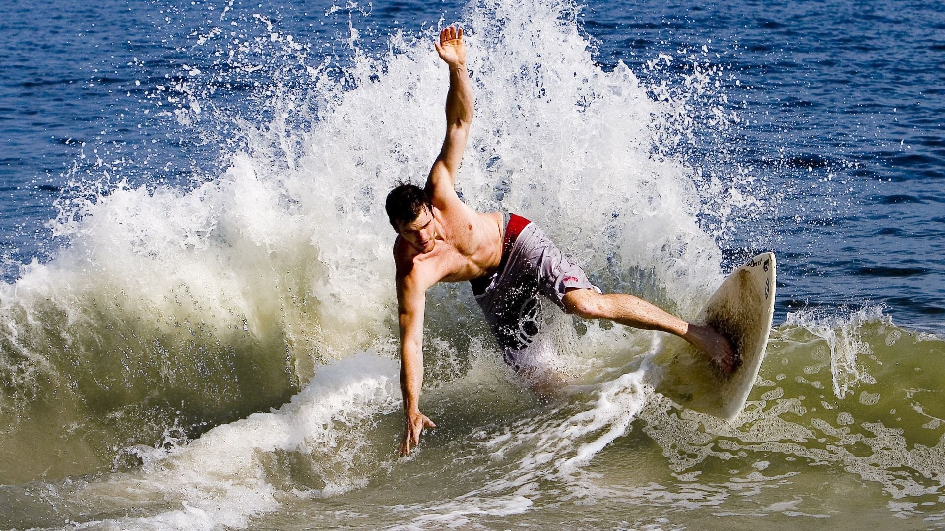 新闻中心方案落地数字化转型实践成果构建长期发展新优势，数字化转型促进中心建设方案