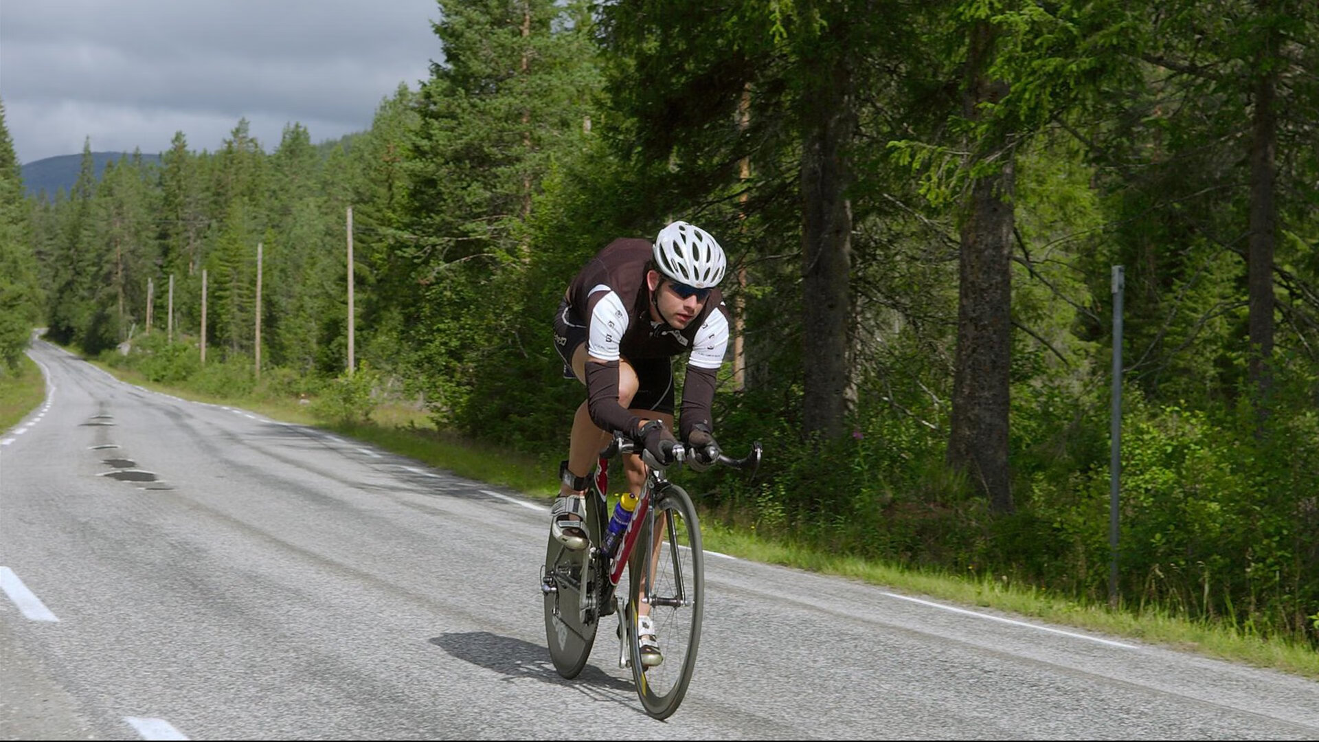 火炬传递促进世界和平交流，火炬传递的意义和精神
