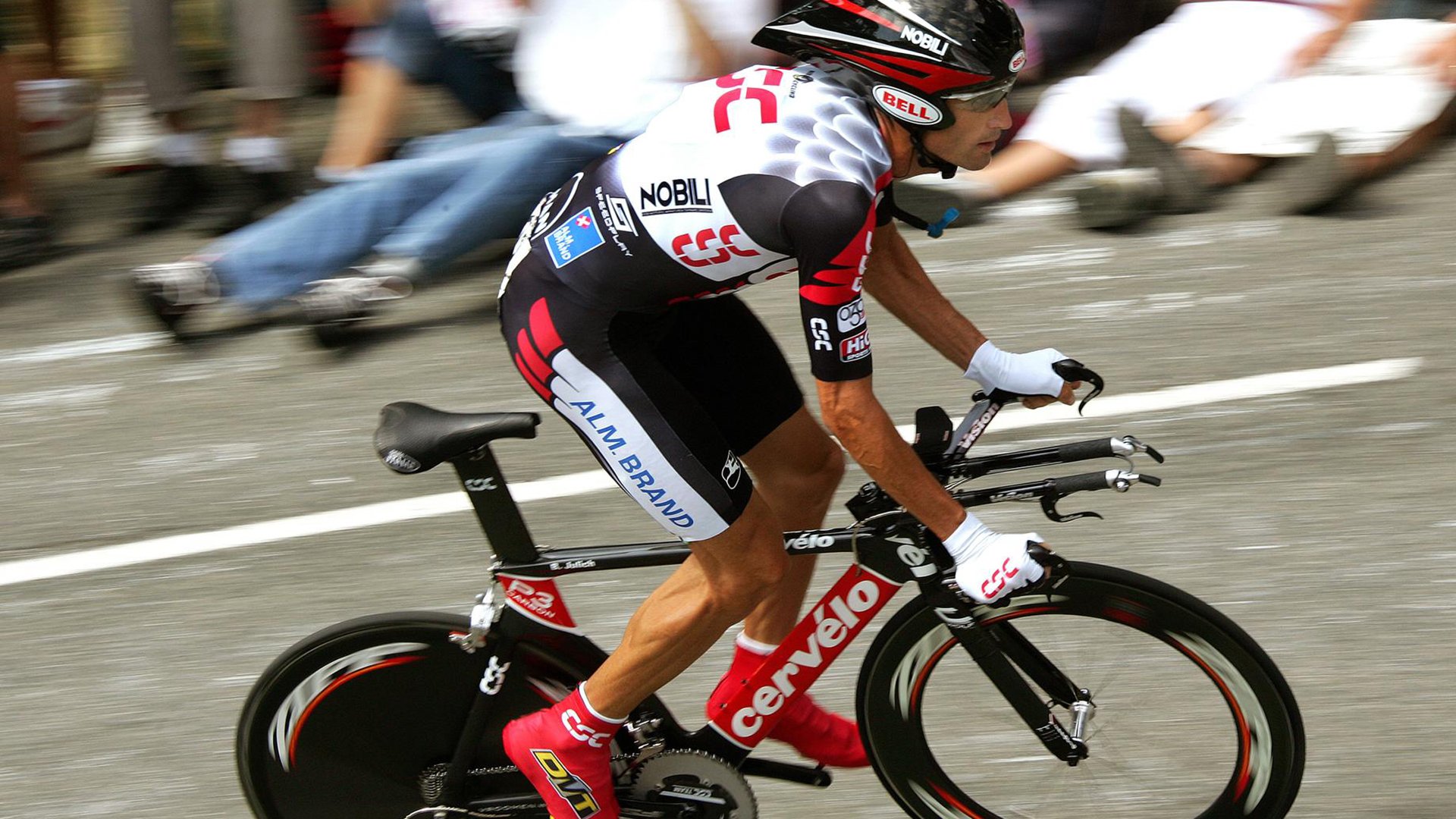 皇马重建方案曝光，盯拜仁26岁中卫2进2出价值1.1亿，皇马 2021